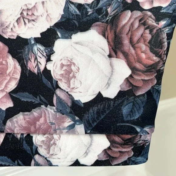 2B Bebe size XS Deep V Floral Crop Top - Picture 7 of 15